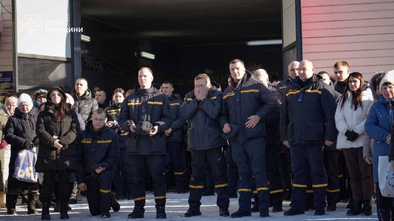 Рятувальники Київщини простилися з колегою — 30-річним Михайлом Проценком