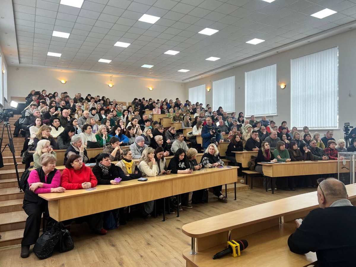 МОН перенесло вибори ректора Вінницького педагогічного університету, колектив вийшов на протест