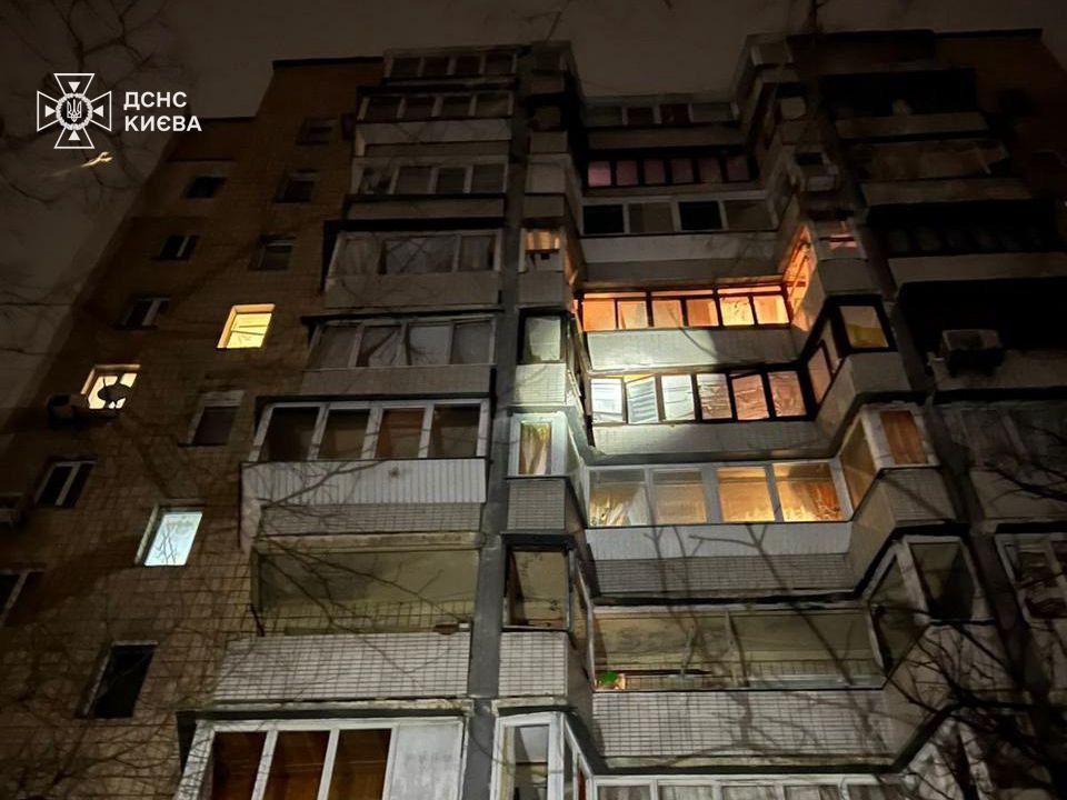 У Києві під час обстрілу пошкоджені житлові будинки