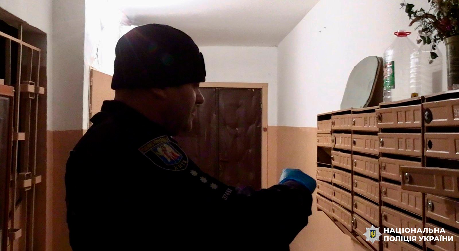 У Києві військовий, який перебуває у СЗЧ, підірвав гранату в квартирі. Одна людина загинула