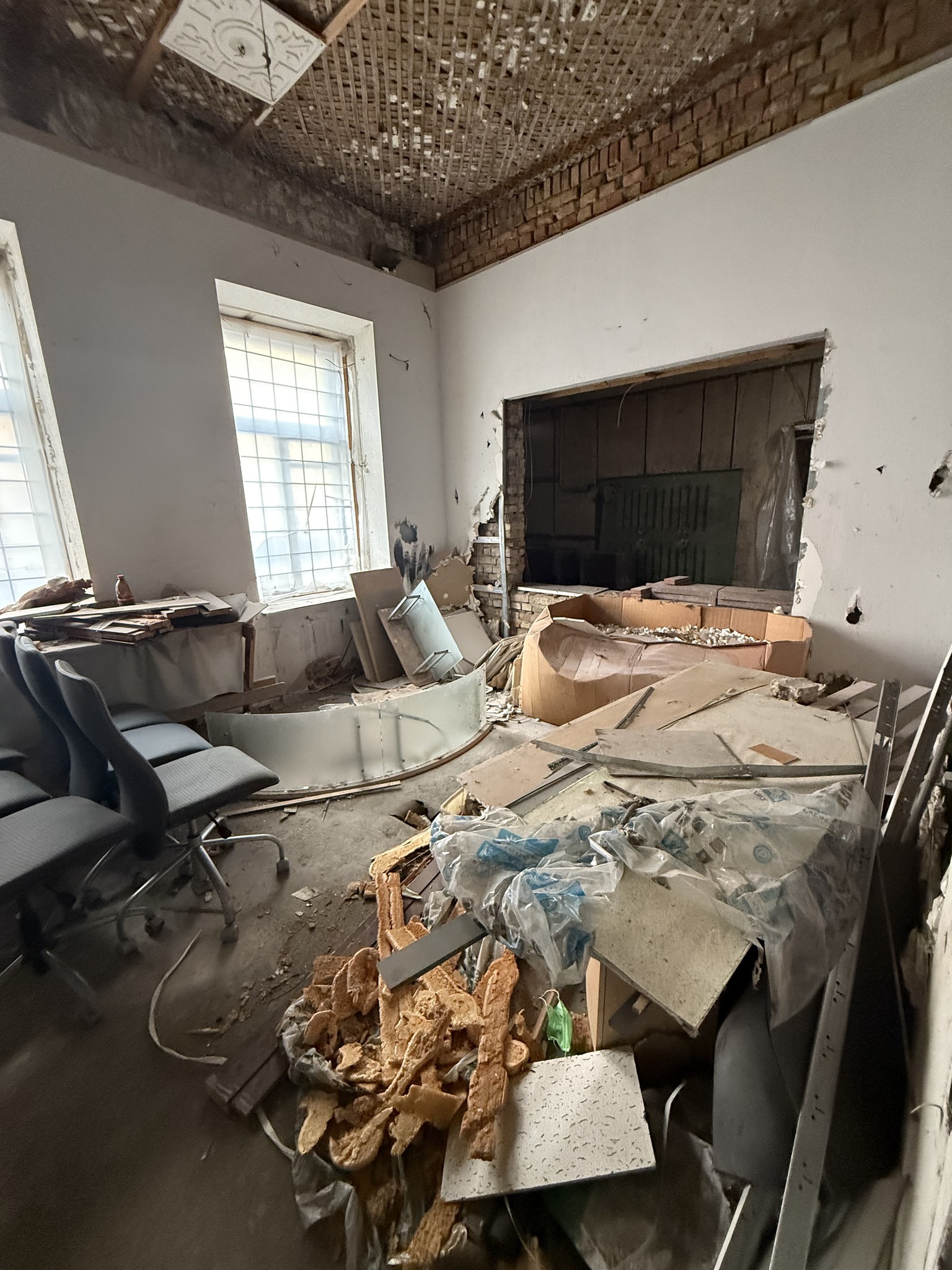 Будинок археолога Вікентія Хвойки на Подолі у жахливому стані: що відомо - фото 11