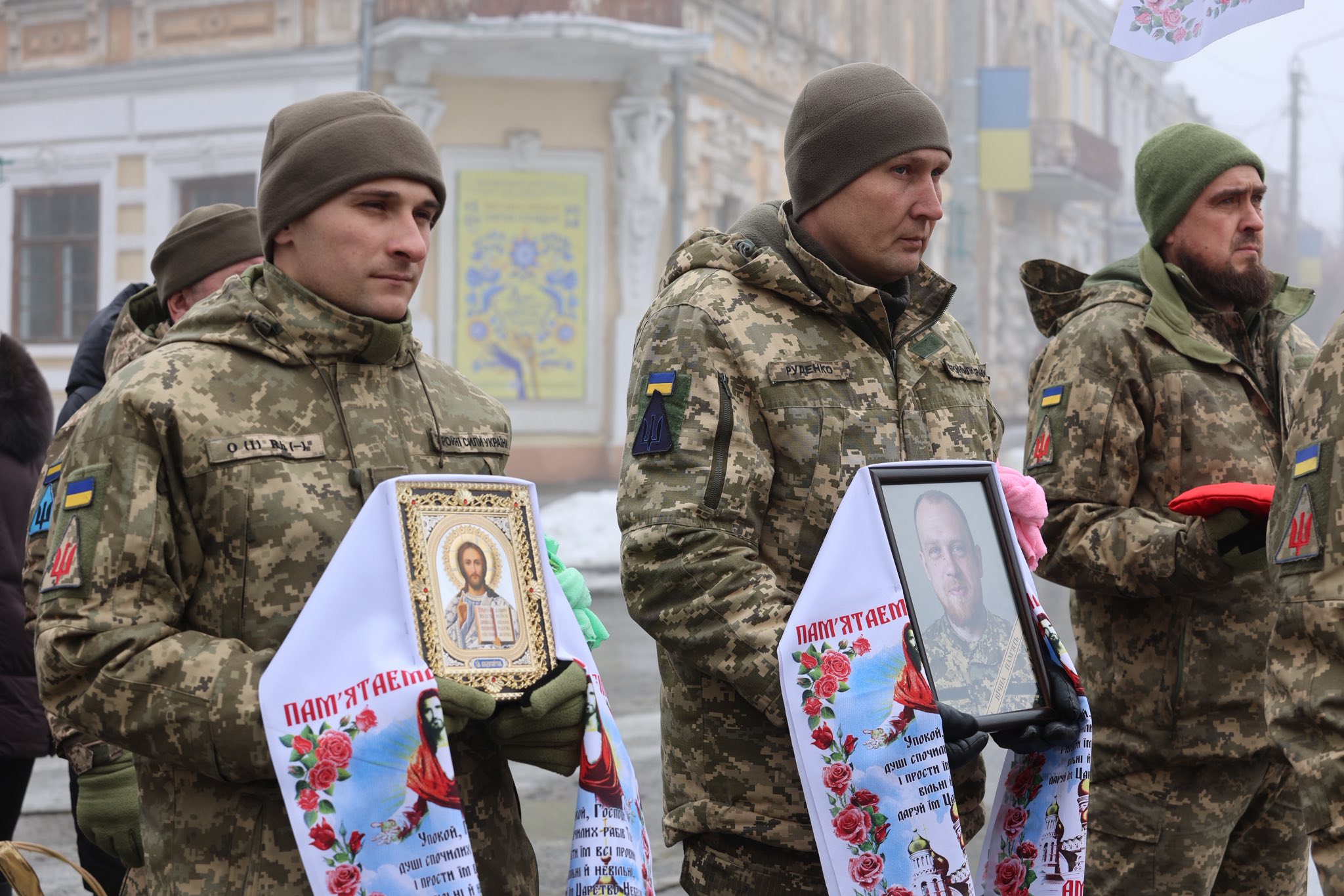 Умань прощалася із солдатом Миколою Омельчуком. Фото