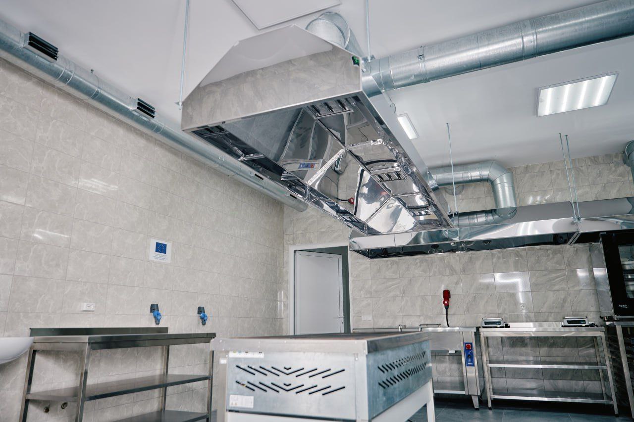 У ліцеї на Уманщині модернізували харчоблок та їдальню. Фото - фото 3