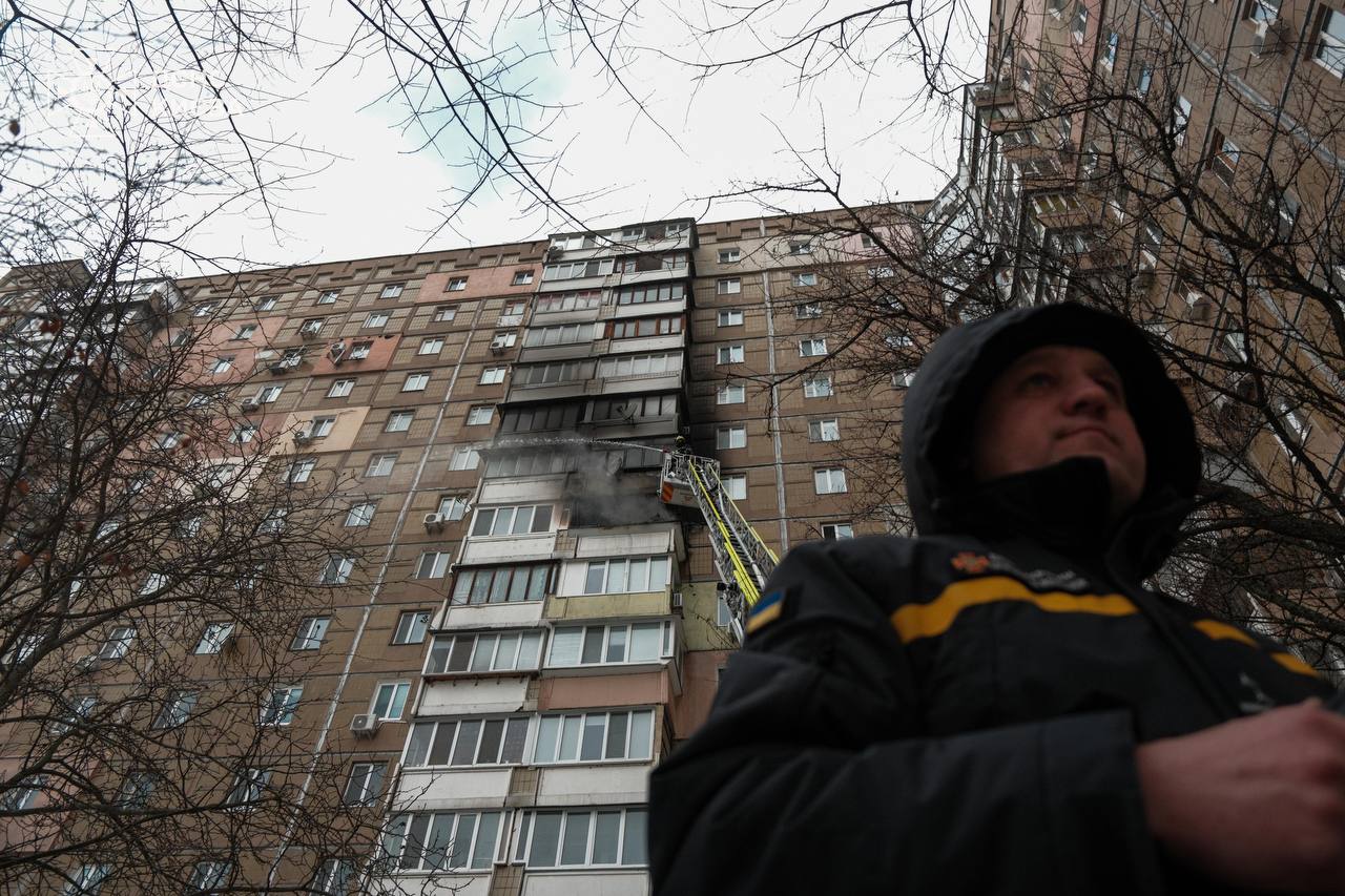 У Святошинському районі сталася пожежа на 8 поверсі, є потерпіла