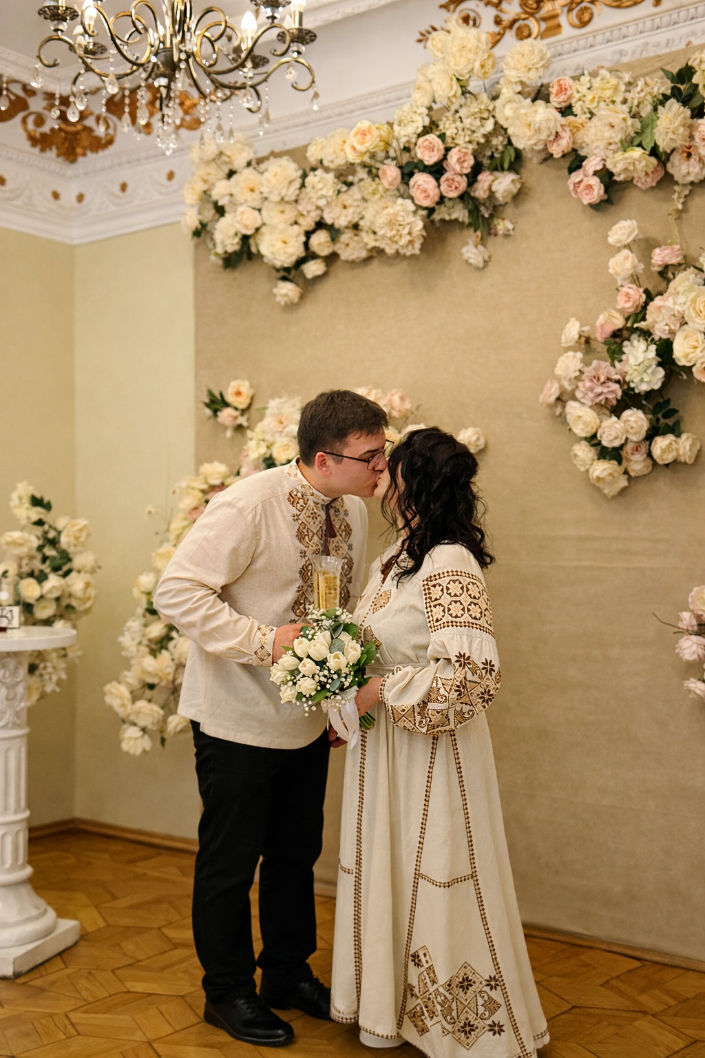 Майже 1300 пар в Україні розпочали подружнє життя у День закоханих - фото 6