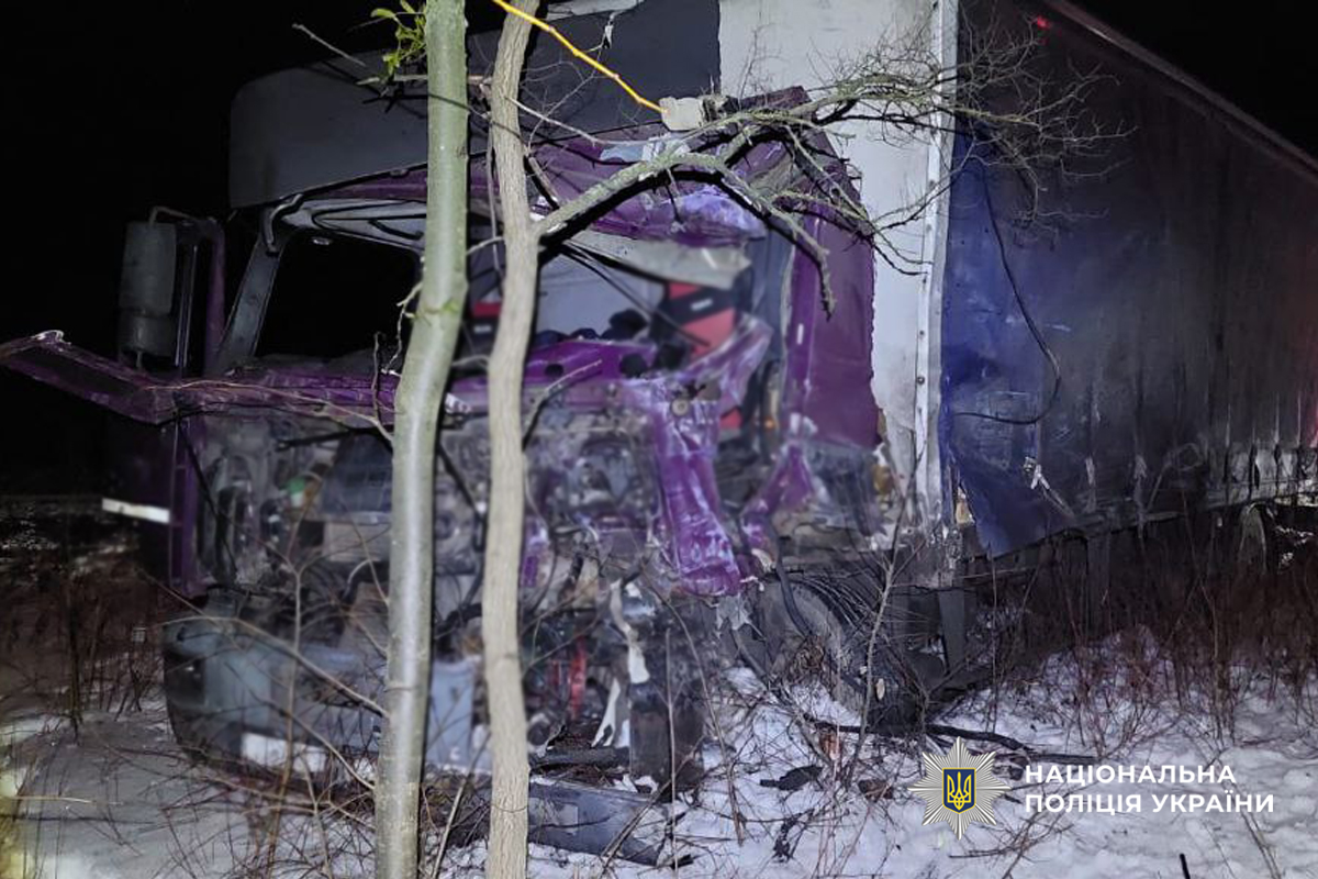 Вантажівки зіткнулися «лоб в лоб» неподалік Умані