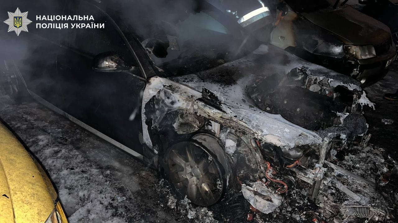 У столиці затримали чоловіка, який на замовлення спалив 7 автомобілів - фото 4