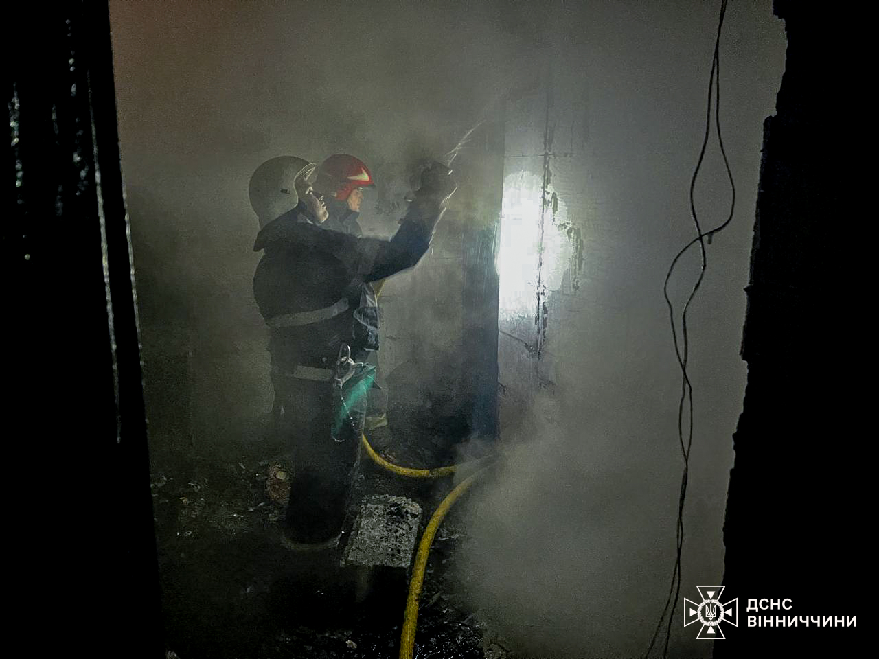 На Вінниччині через коротке замикання горіла адмінбудівля - фото 6