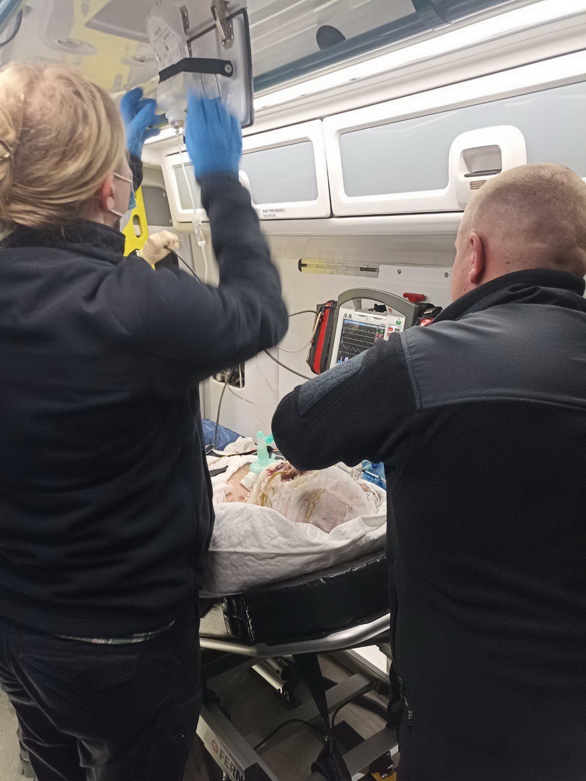 Пацієнта з важкими опіками транспортували з Вінниці до польської клініки - фото 2