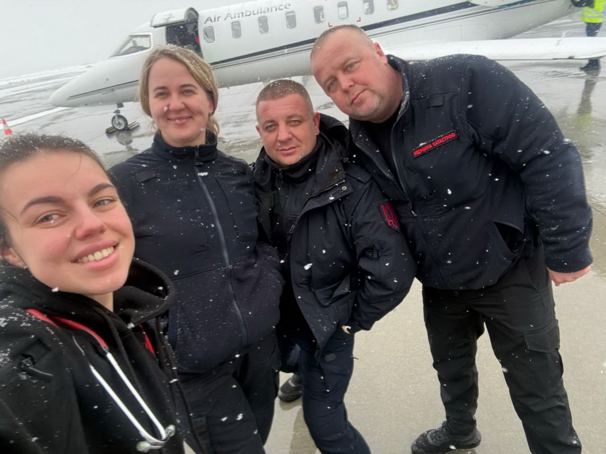 Пацієнта з важкими опіками транспортували з Вінниці до польської клініки - фото 6