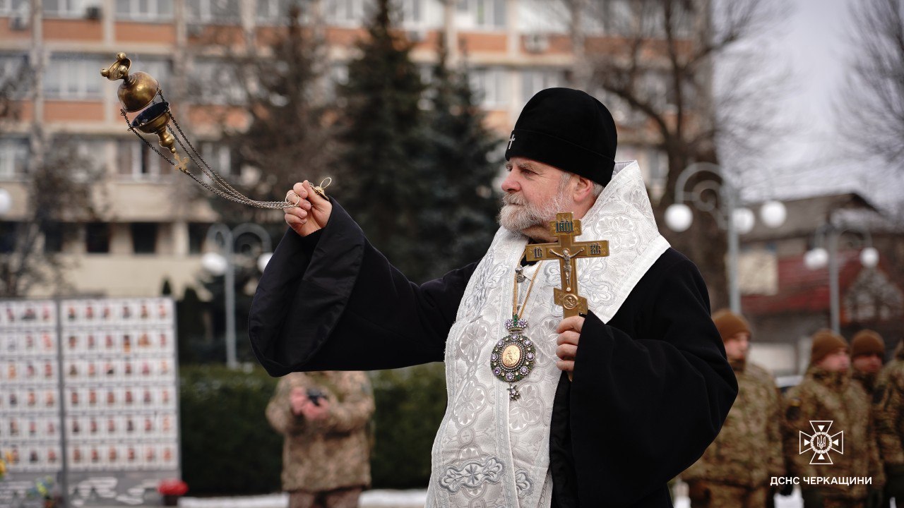 У Черкасах вшанували пам’ять загиблих під Дебальцевим - фото 6