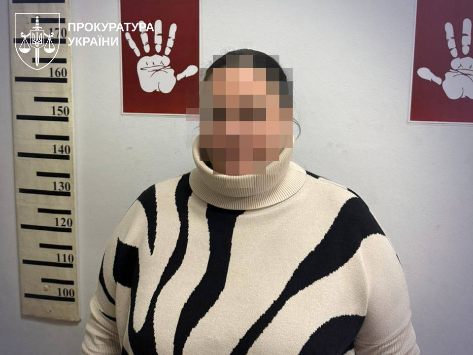 Посадовців оборонних підприємств затримали за «продаж» бронювання від мобілізації - фото 2