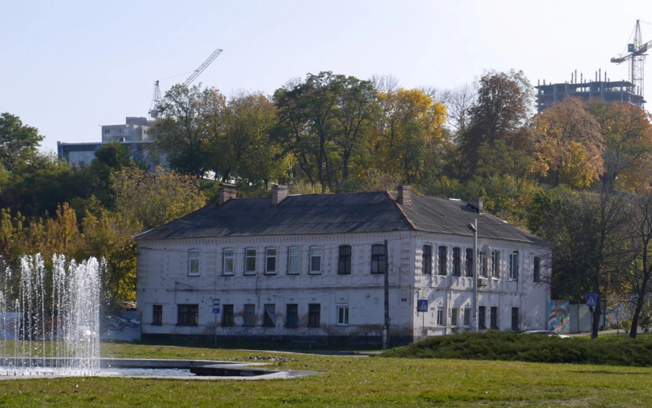 Замковий узвіз у Черкасах: місце, де зустрічаються епохи та закохані