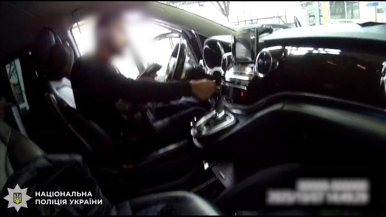 У Києві матері повернули 3-річну доньку, яку батько незаконно вивіз за кордон