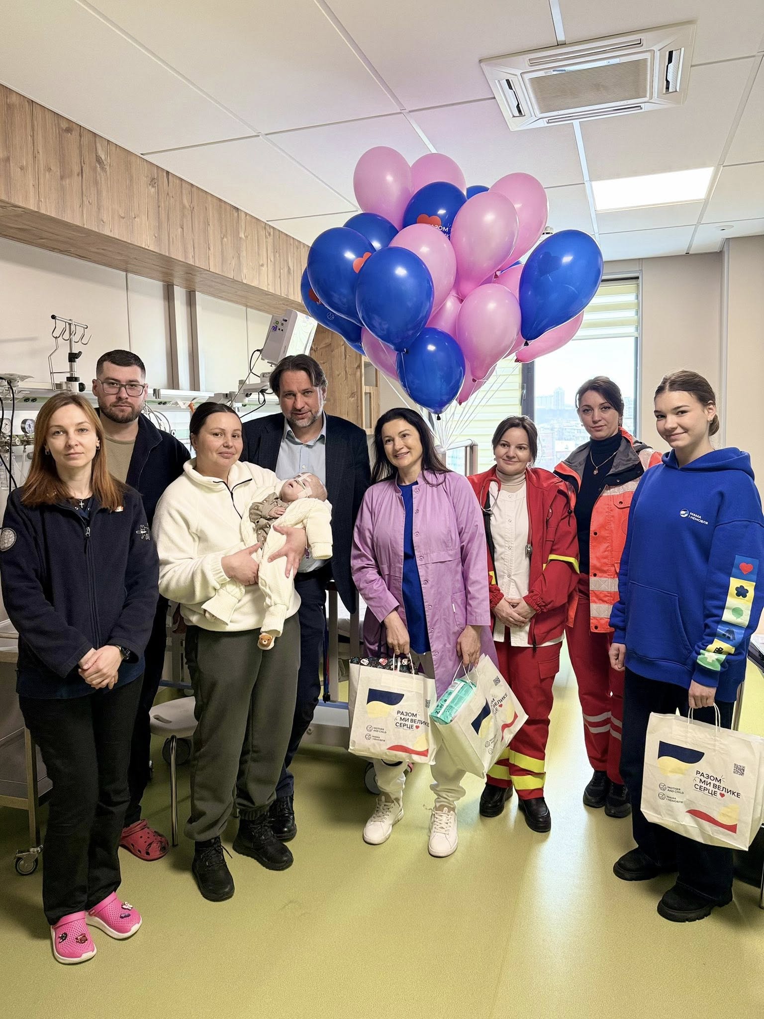 В Охматдиті врятували немовля з Молдови - фото 3