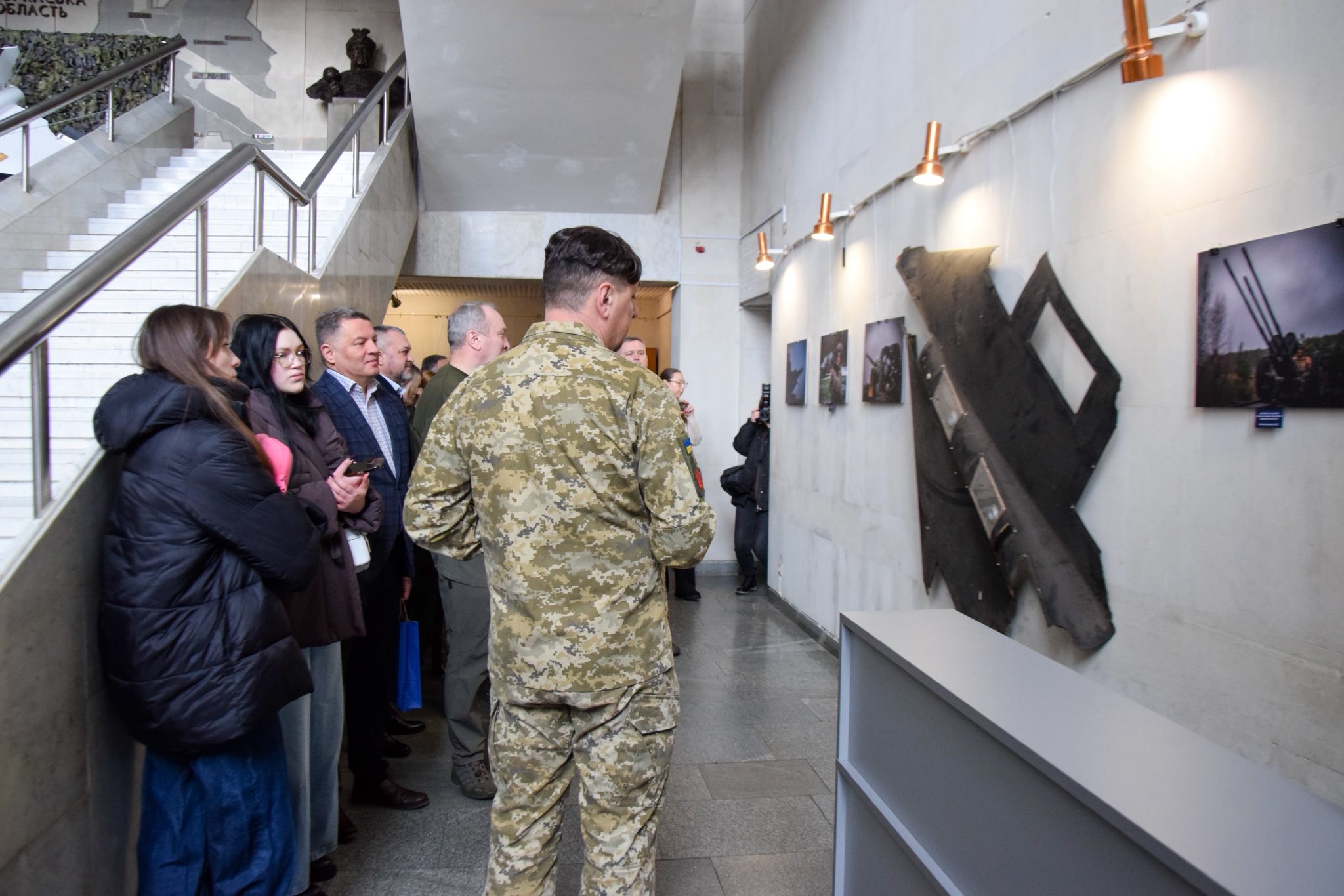 У Черкасах показали залишки збитих ракет, дронів і гелікоптерів. Фото - фото 2