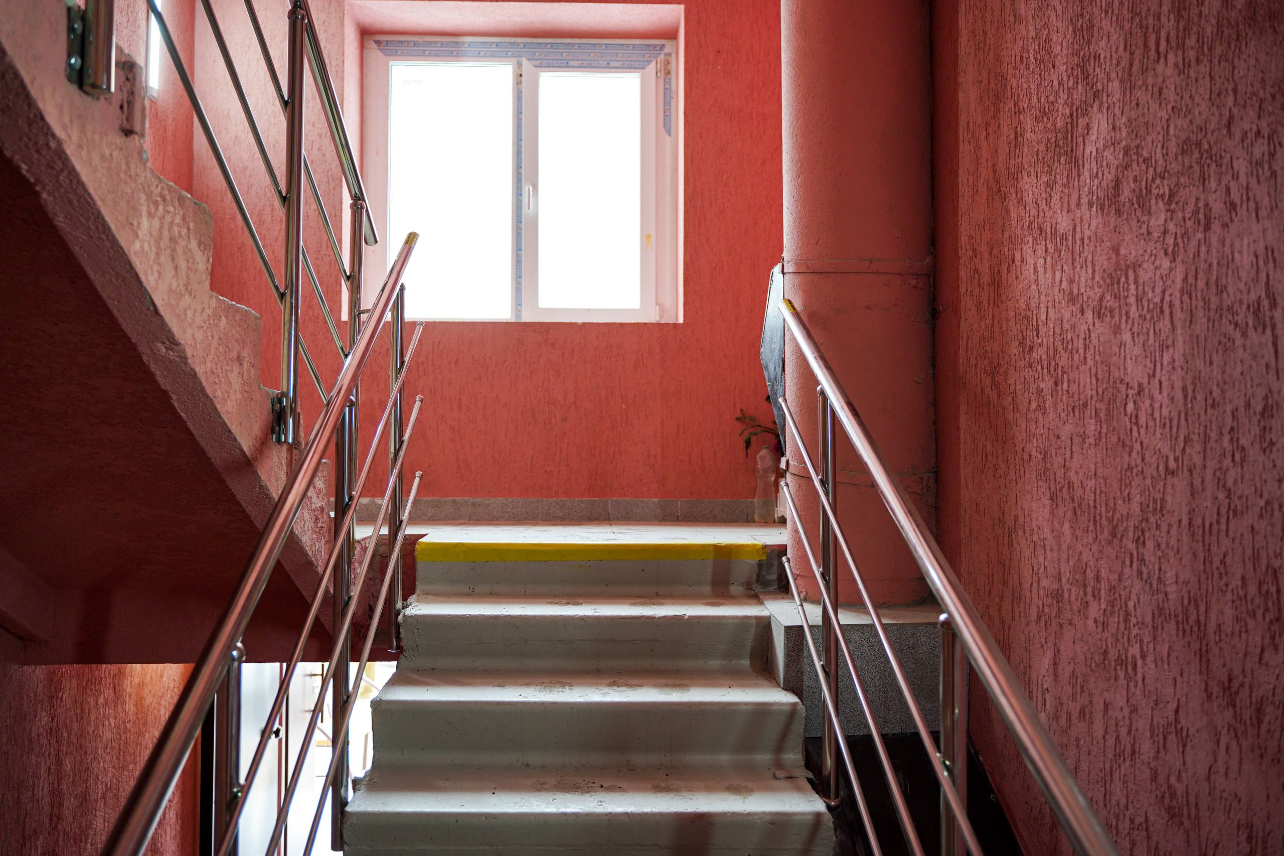 У Бучі відновили багатоквартирний будинок, який постраждав під час окупації - фото 2