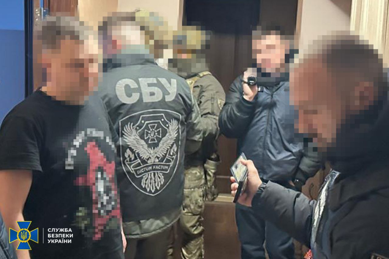 На Київщині викрили злочинну організацію, яка розкрадала кошти Держрезерву України