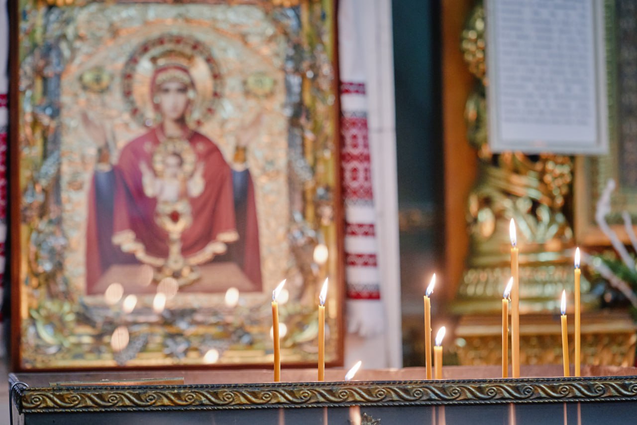 У Свято-Троїцькому кафедральному соборі молилися за Героїв Небесної сотні. Фото - фото 2