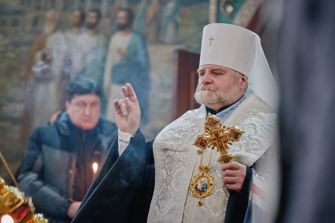 У Свято-Троїцькому кафедральному соборі молилися за Героїв Небесної сотні. Фото - фото 3