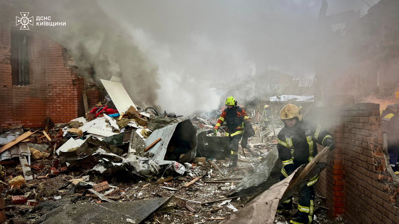 Рятувальники показали наслідки атаки на Київщині
