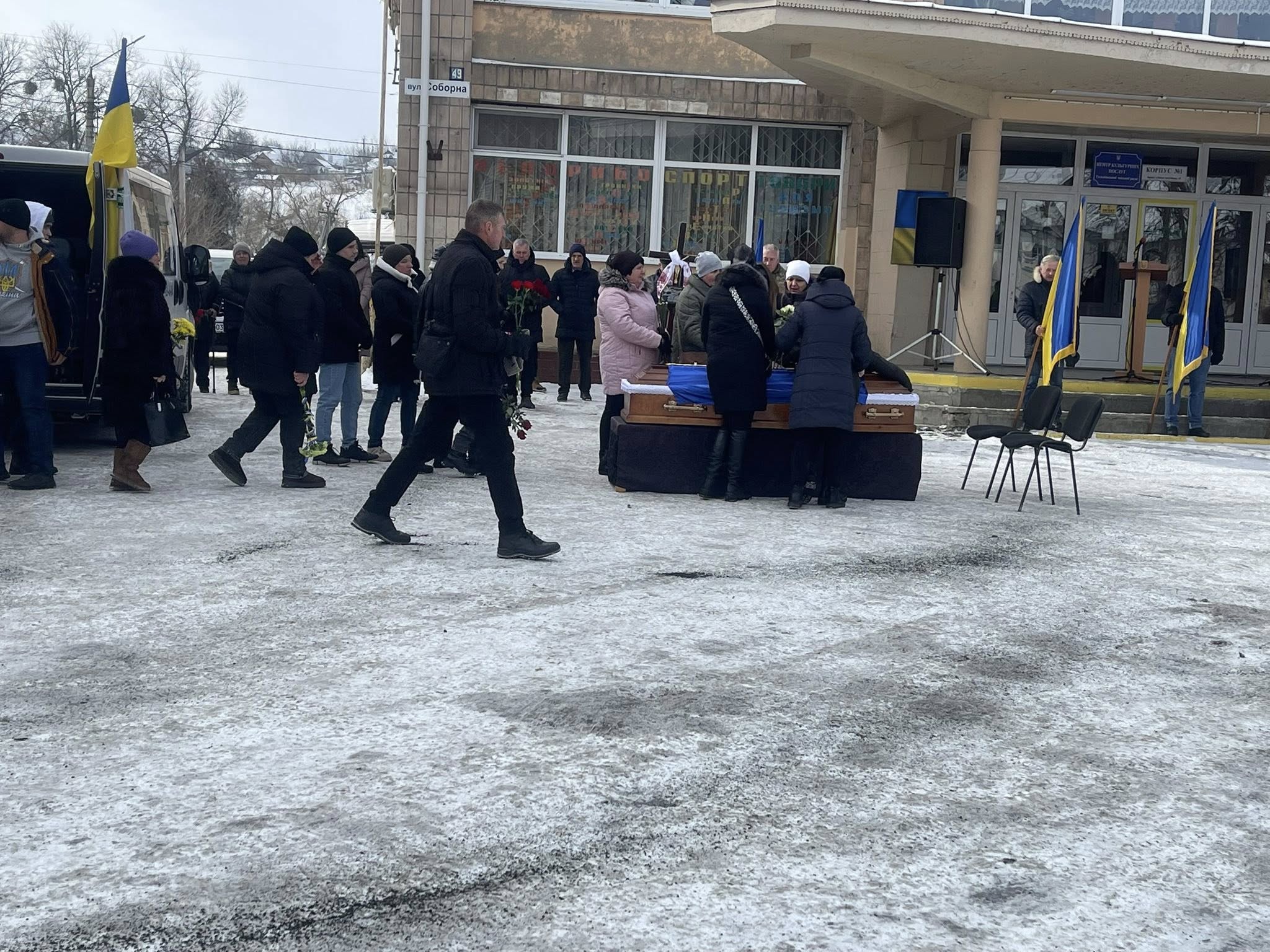 У Тальному попрощалися із захисником Іваном Матющенком, який загинув на Курщині - фото 10