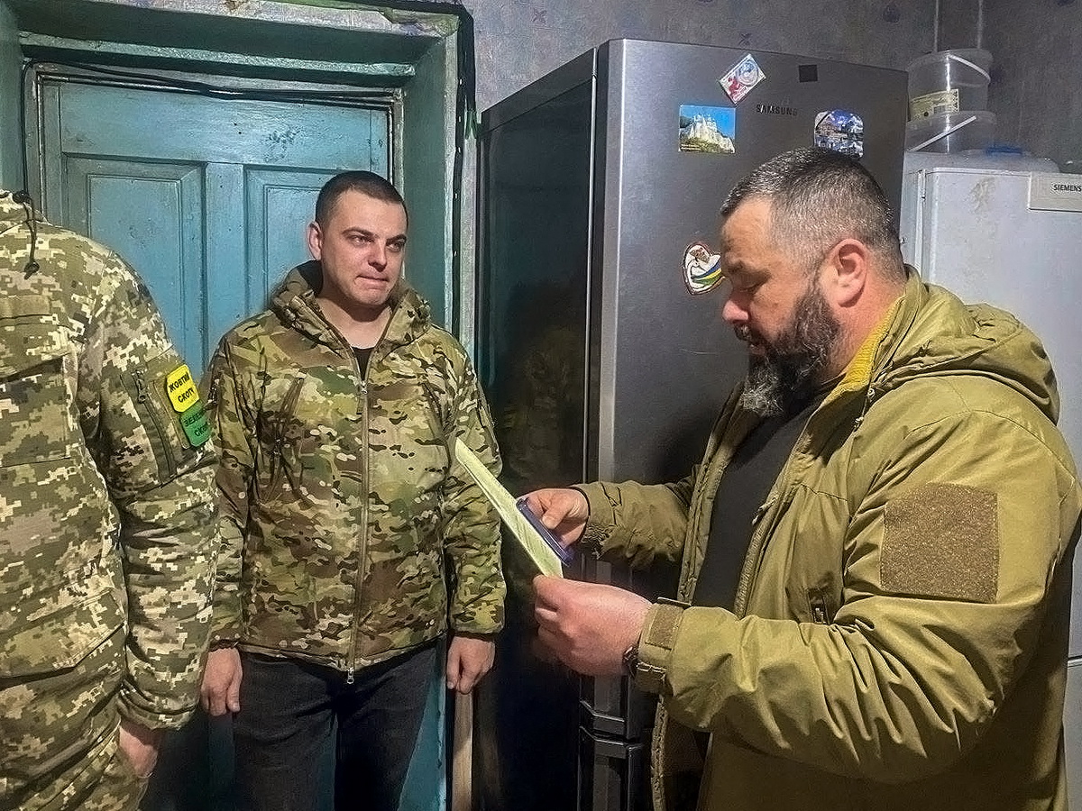 Комбат вручив нагороди воїнам вінницької бригади - фото 2