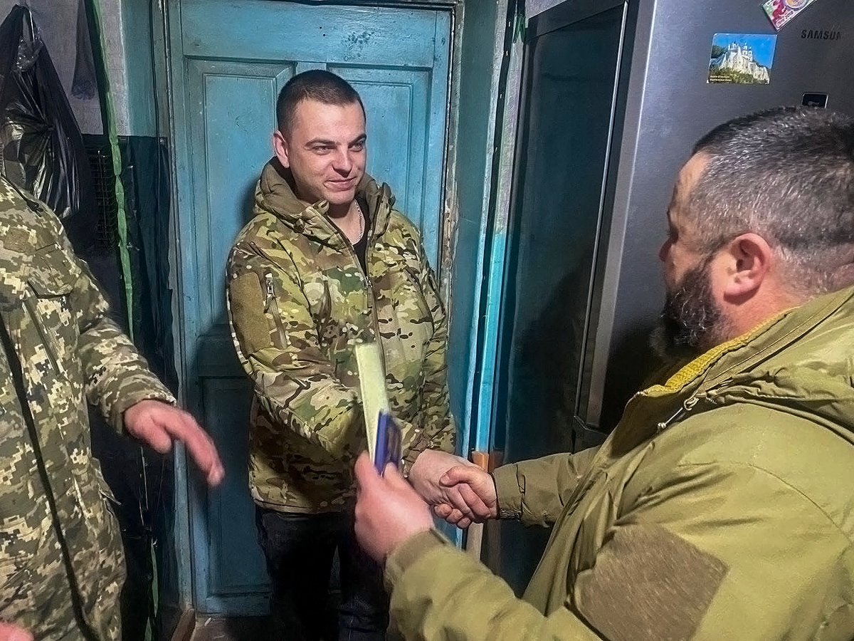 Комбат вручив нагороди воїнам вінницької бригади - фото 6