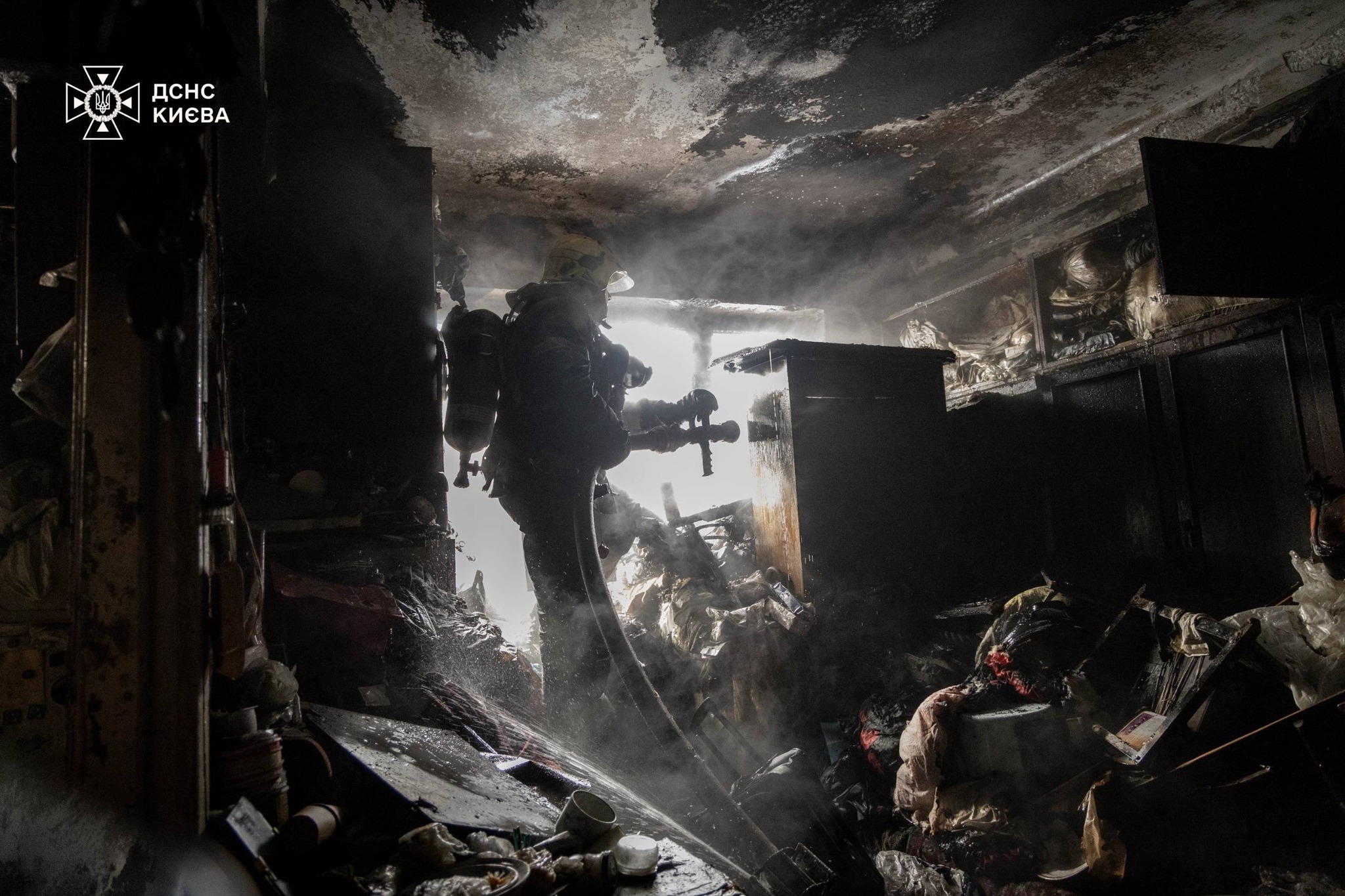У Києві горіла квартира, обійшлося без жертв - фото 4