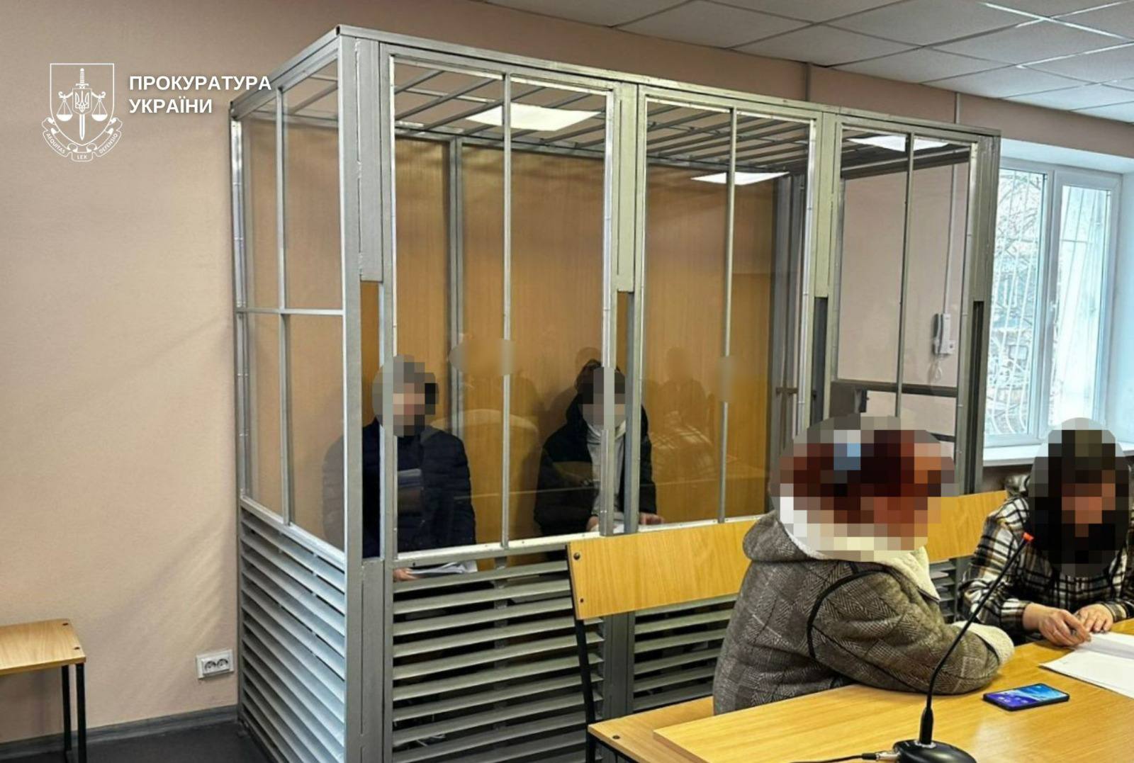 У Дніпрі неповнолітні жорстоко побили військовослужбовця ЗСУ, знімаючи це на телефон