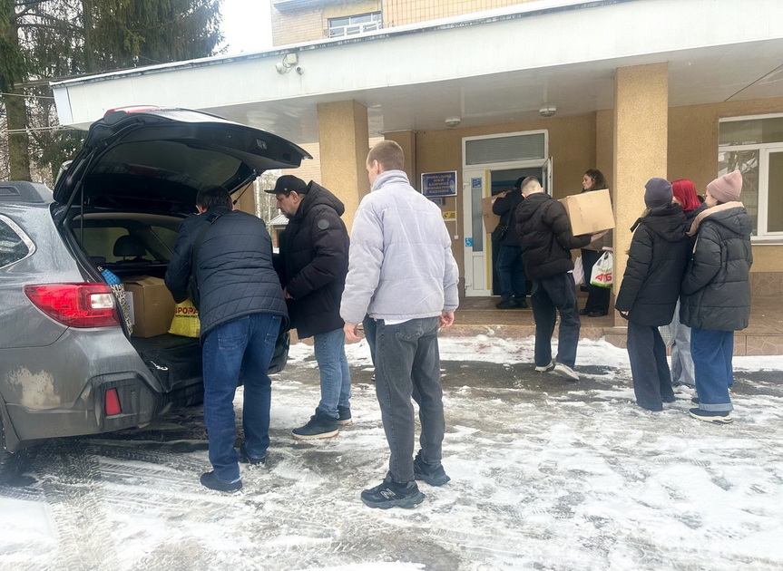 Олег Скрипка разом з учнями Вінницького ліцею відвідали поранених військовослужбовців