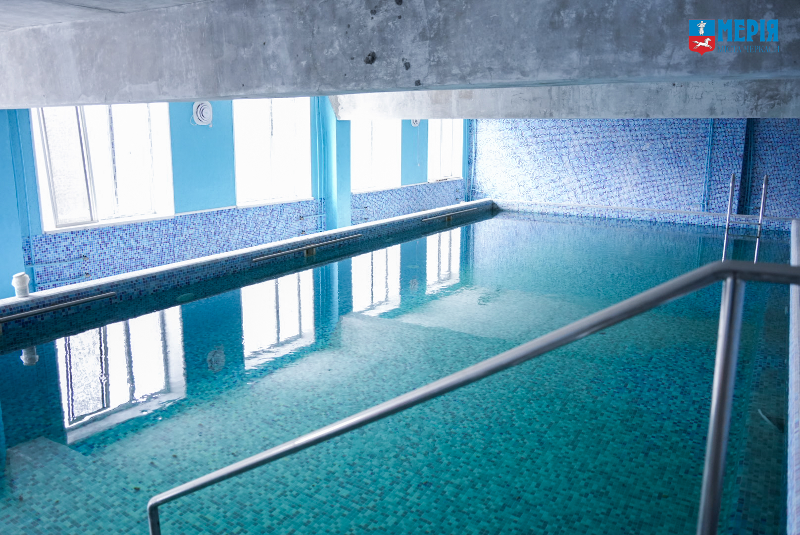 Готують до відкриття оновлений басейн у Черкасах. Фото - фото 3