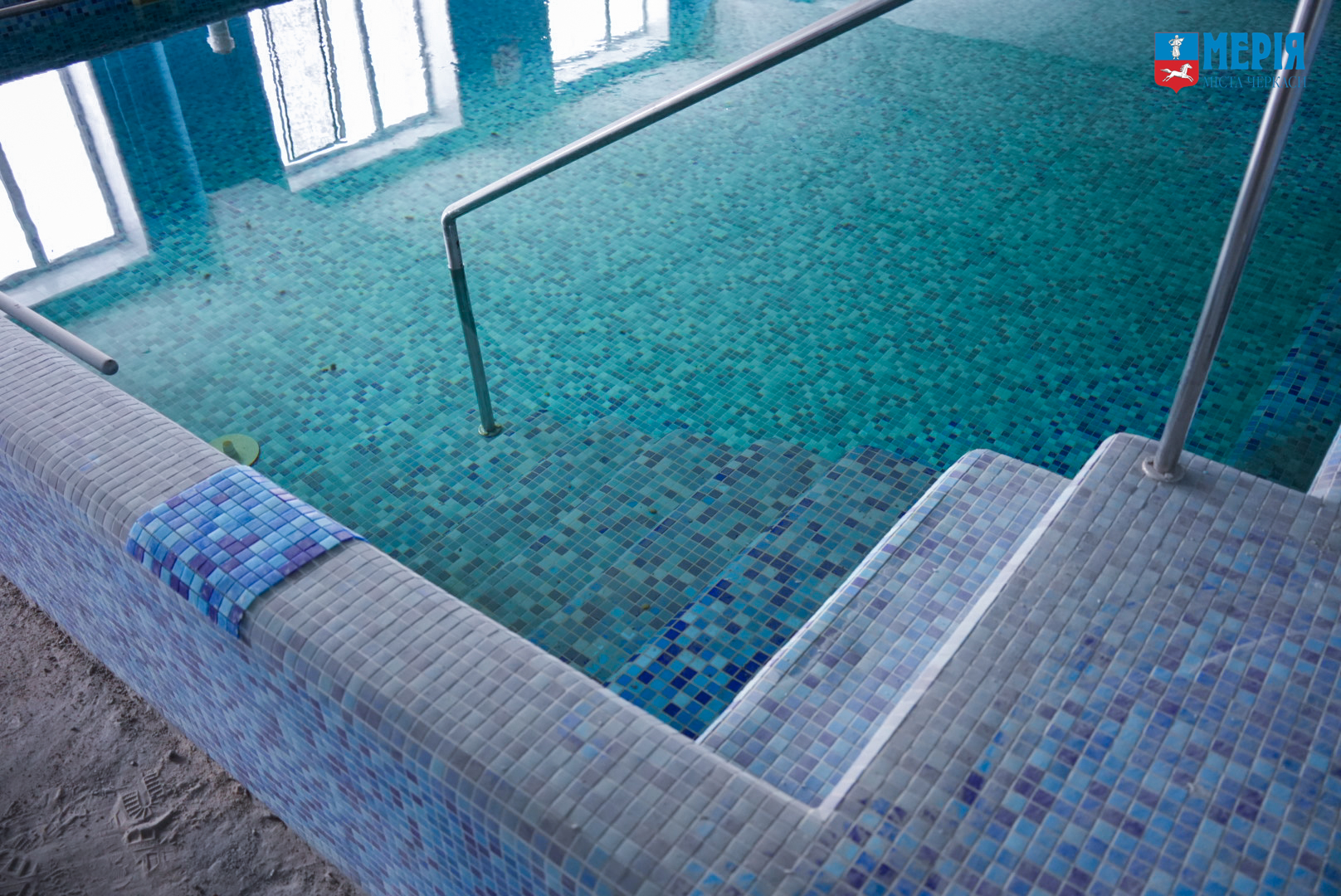 Готують до відкриття оновлений басейн у Черкасах. Фото - фото 5