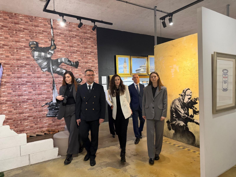 До музею Бенксі в Кракові передали фото графіті з Ірпеня - фото 2