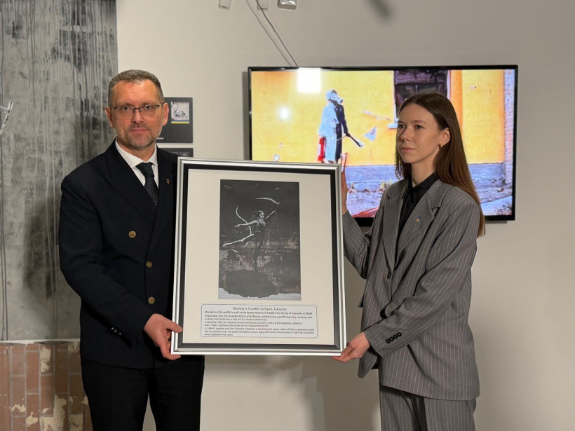 До музею Бенксі в Кракові передали фото графіті з Ірпеня - фото 5