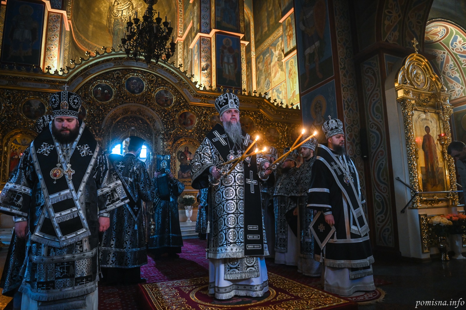 Митрополит Епіфаній звершив першу в цьому році літургію Ранішеосвячених Дарів - фото 4