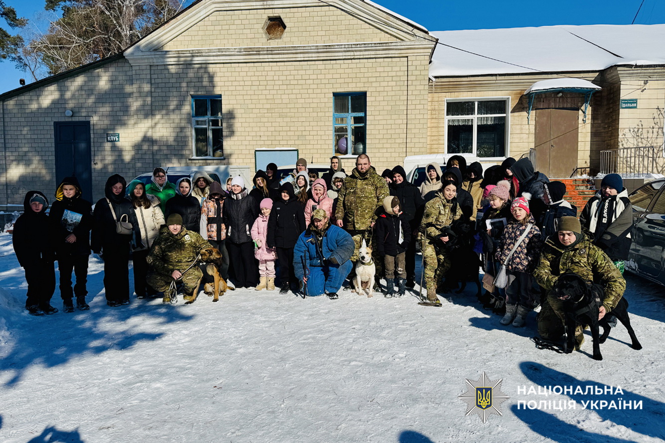 Черкаські кінологи провели показові виступи для дітей у санаторії «Сосновий бір» - фото 4