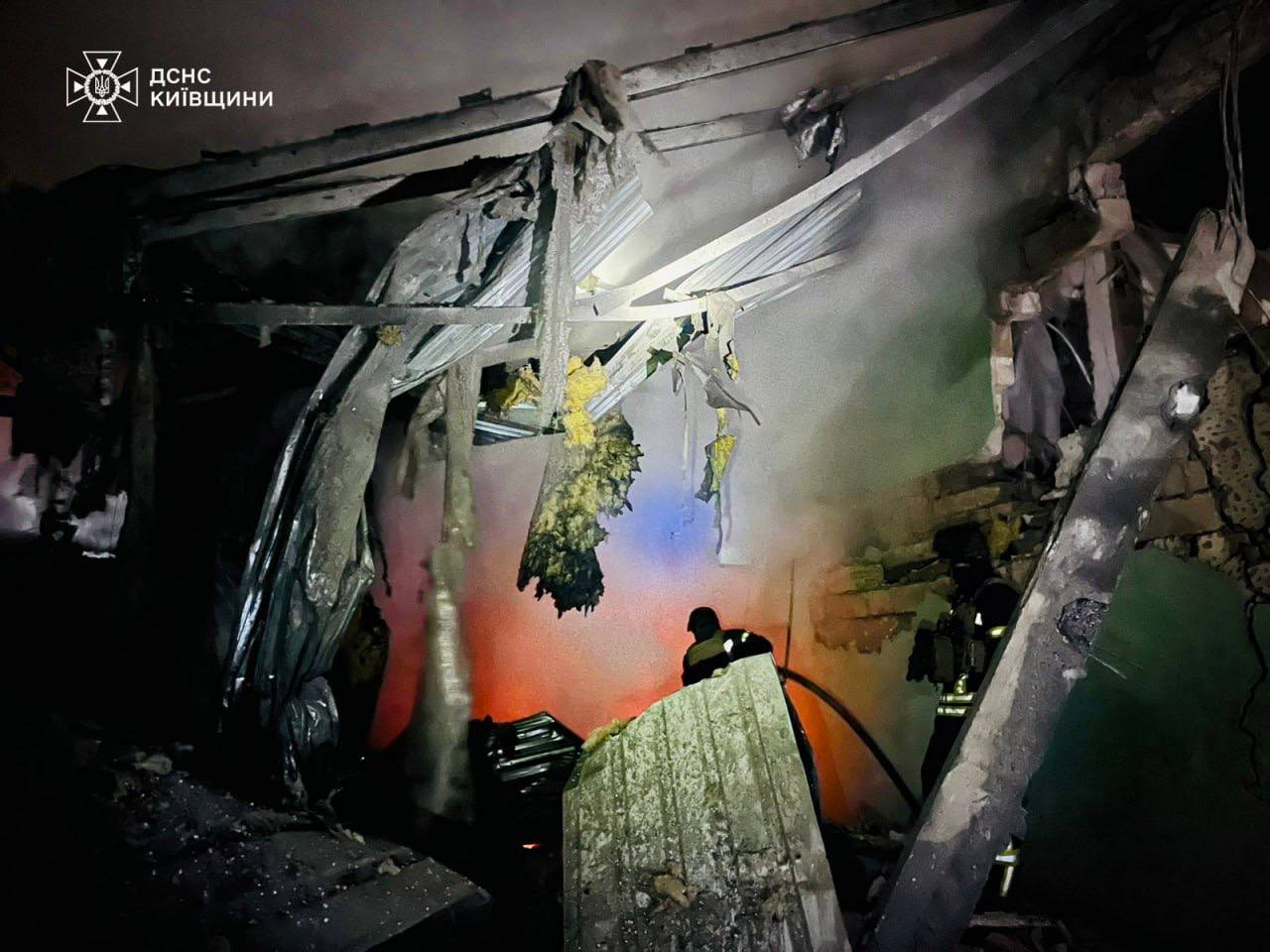 На Київщині внаслідок атаки РФ пошкоджено 8 будинків - фото 5