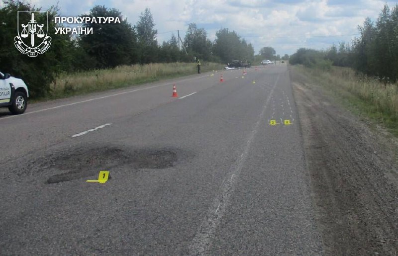 Через незадовільний стан доріг та смертельну ДТП двом посадовцям повідомили підозри