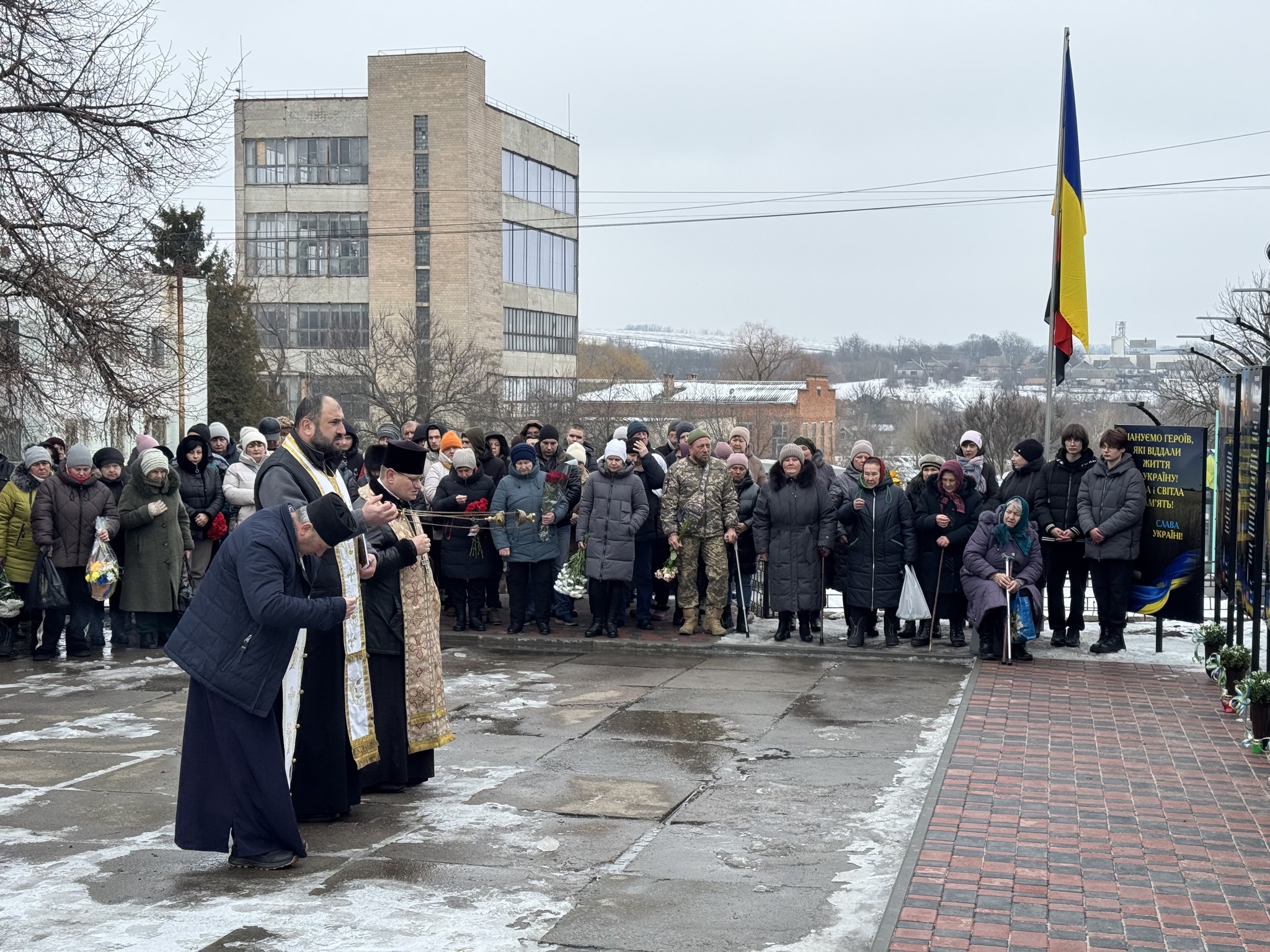 Алею Героїв відкрили у селі на Черкащині. Фото - фото 6
