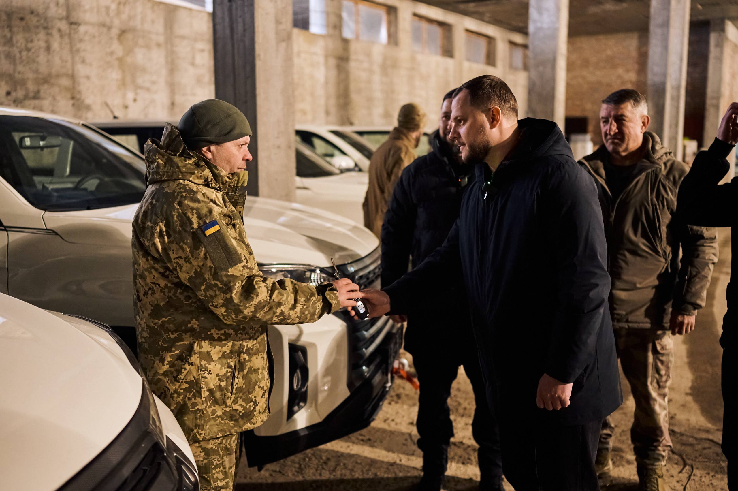 Київщина передала 6 нових пікапів підрозділу «Архангел» - фото 2