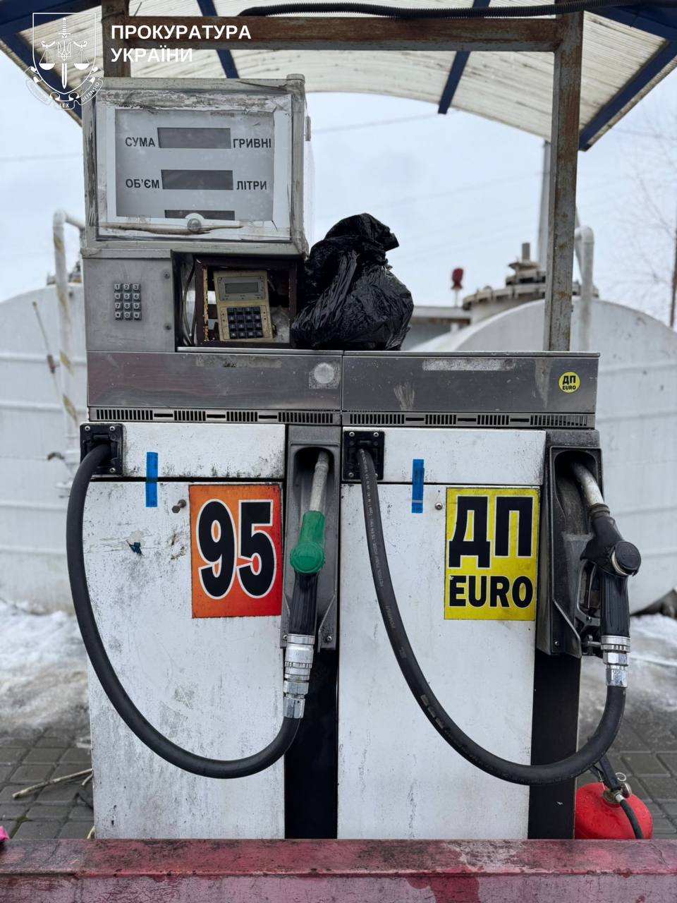 На Київщині викрили три нелегальні АЗС: вилучено понад 14 тонн пального - фото 2
