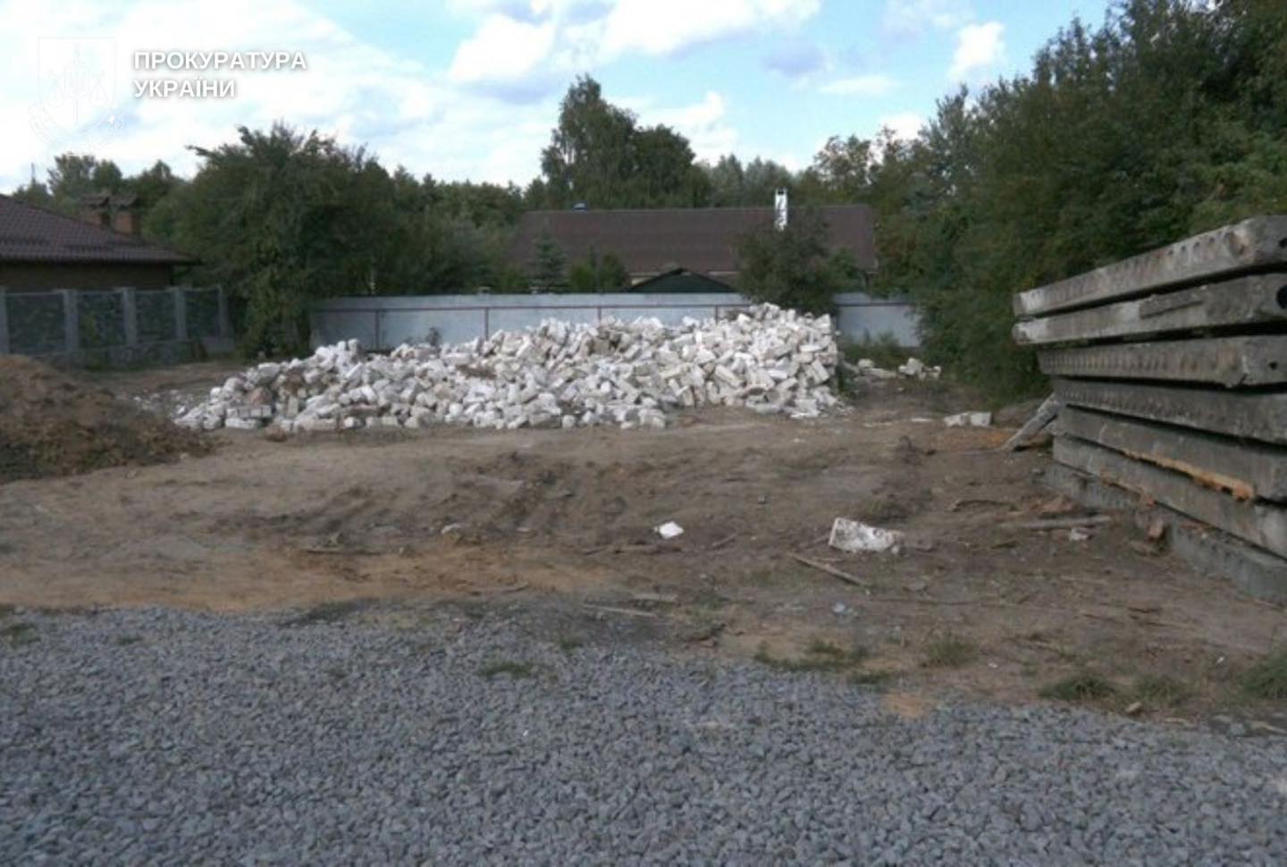 У воїна з Вінниці забрали землю поки він воював: за аферу судитимуть трьох осіб