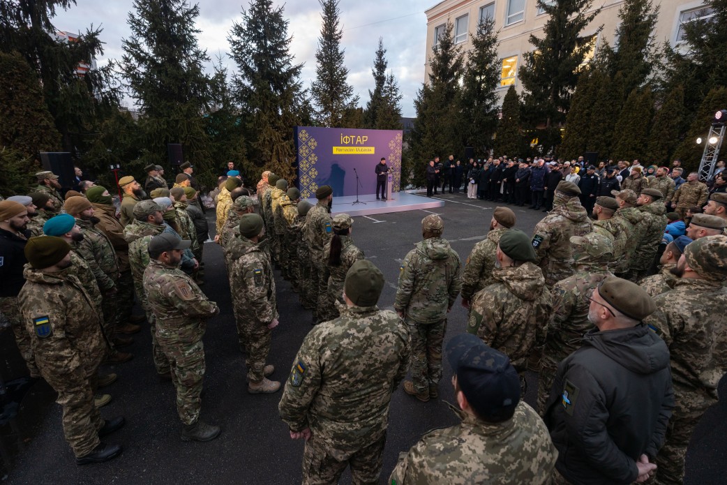 Зеленський узяв участь в іфтарі та відзначив воїнів-мусульман державними нагородами