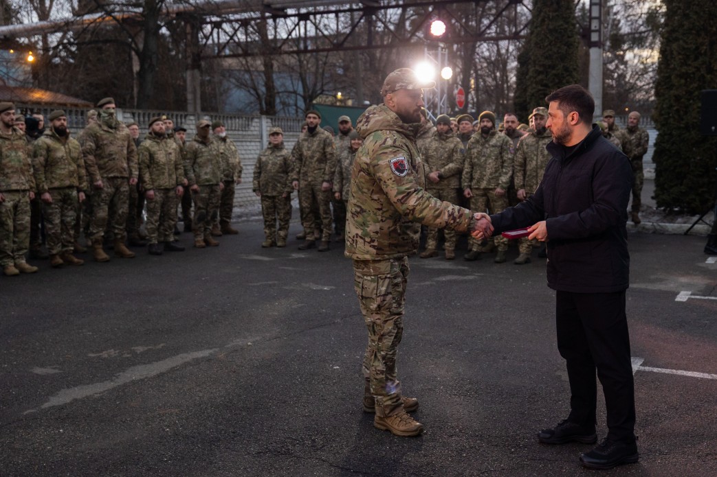 Президент Зеленський узяв участь в іфтарі та відзначив воїнів-мусульман державними нагородами - фото 3