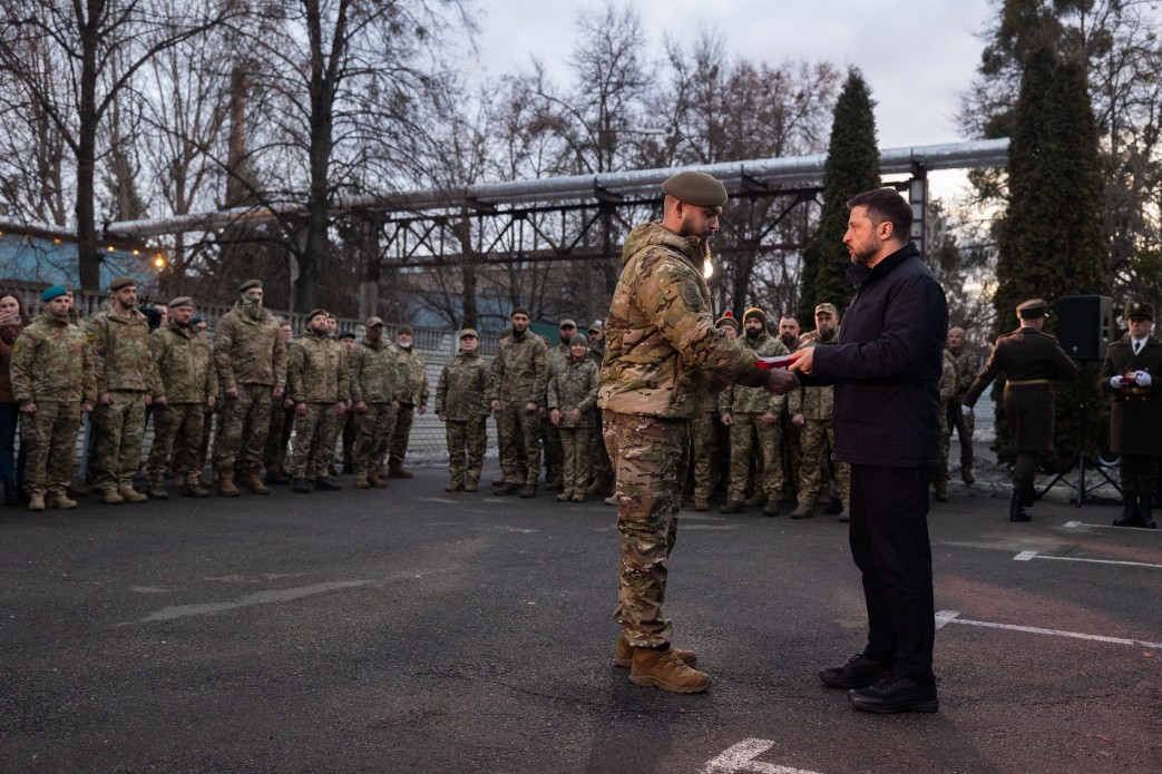 Президент Зеленський узяв участь в іфтарі та відзначив воїнів-мусульман державними нагородами - фото 5