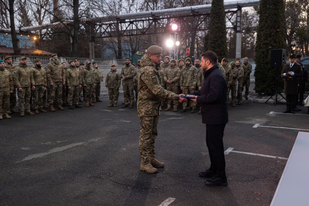 Президент Зеленський узяв участь в іфтарі та відзначив воїнів-мусульман державними нагородами - фото 8