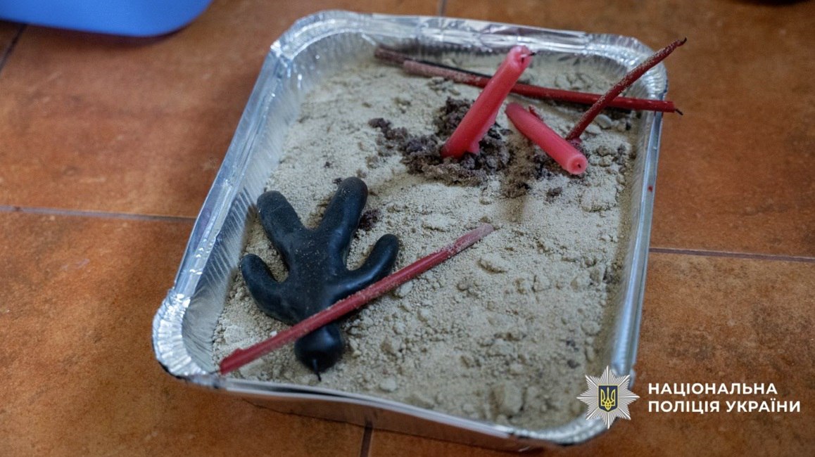 Черкащанка організувала бізнес на ворожінні: виманювали в людей гроші, золото і змішували брати кредити