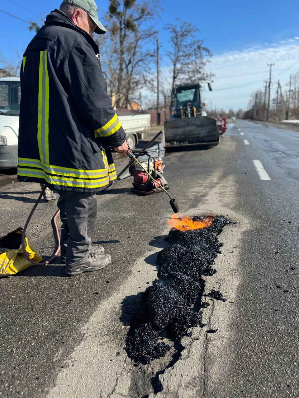 У Бучі стартували першочергові роботи з ліквідації аварійної ямковості