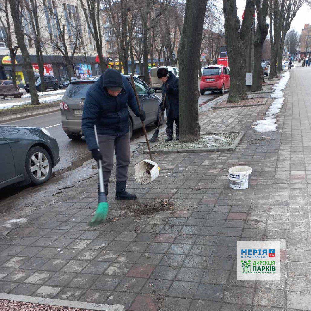 Черкаси прибирають після зими. Фото - фото 3